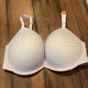 34DD Victoria secret bra